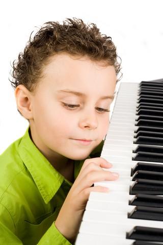 10 lợi ích của việc cho trẻ học piano