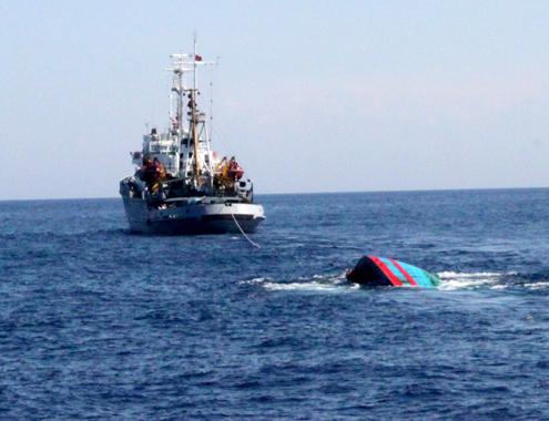 10 ngư dân thoát chết trở về từ Hoàng Sa
