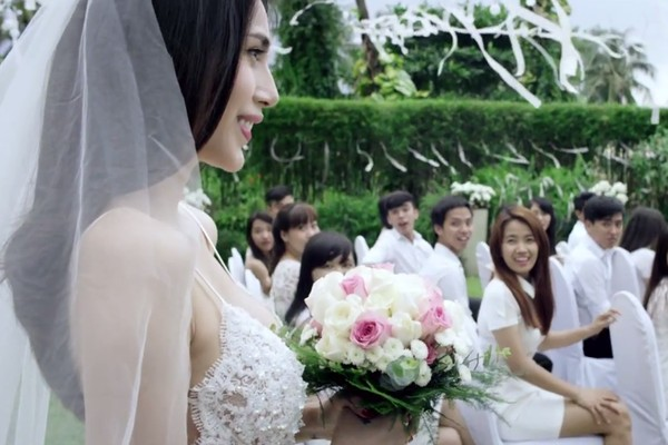 MV cưới của Thuỷ Tiên cán mốc gần 1 triệu lượt xem/ngày