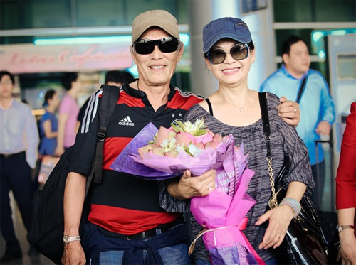 Ca sĩ Khánh Ly suy sụp khi chồng đột ngột qua đời tại Mỹ